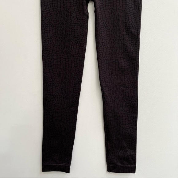 SPANX Look At Me Now Seamless Leggings in Brown
Crocodile Animal Print Medium - Picture 8 of 12